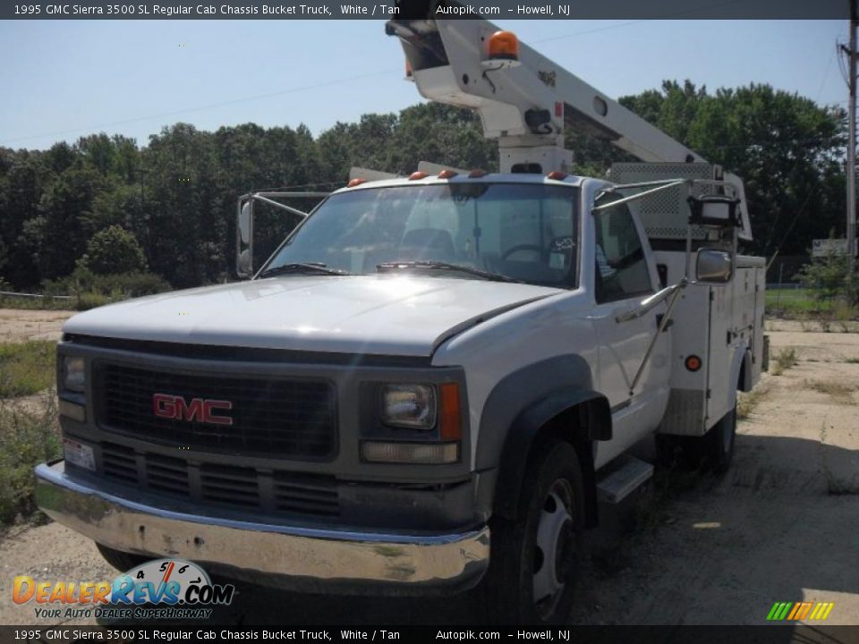 1995 GMC Sierra 3500 SL Regular Cab Chassis Bucket Truck White / Tan Photo #3