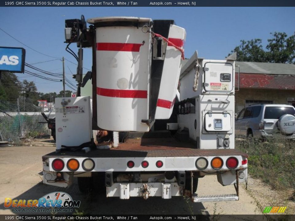 1995 GMC Sierra 3500 SL Regular Cab Chassis Bucket Truck White / Tan Photo #4
