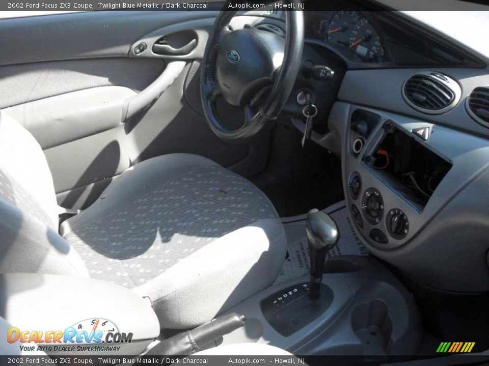 2002 Ford Focus ZX3 Coupe Twilight Blue Metallic / Dark Charcoal Photo #10