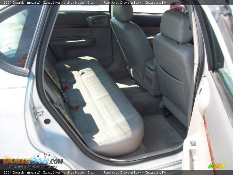 2004 Chevrolet Impala LS Galaxy Silver Metallic / Medium Gray Photo #26