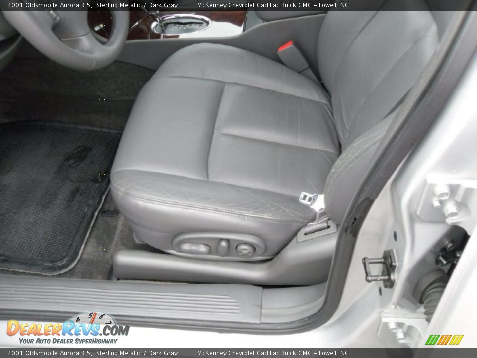 2001 Oldsmobile Aurora 3.5 Sterling Metallic / Dark Gray Photo #9