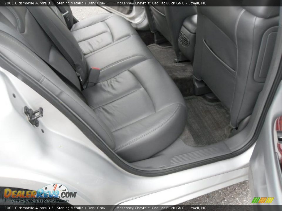 2001 Oldsmobile Aurora 3.5 Sterling Metallic / Dark Gray Photo #18