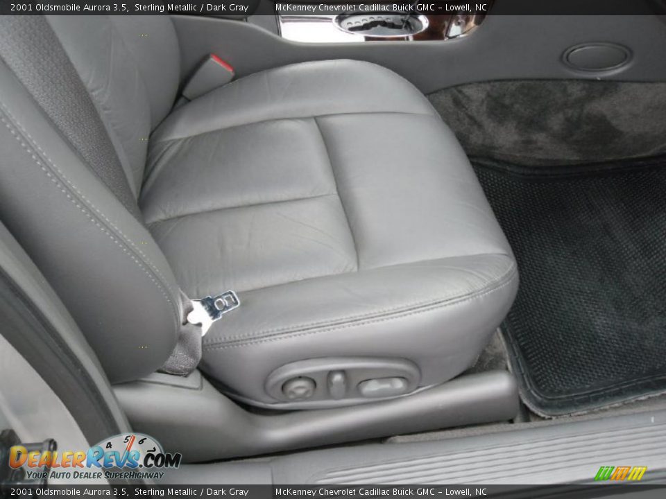 2001 Oldsmobile Aurora 3.5 Sterling Metallic / Dark Gray Photo #19