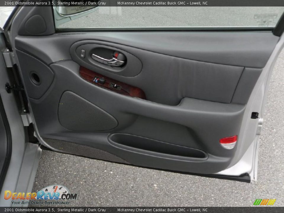 2001 Oldsmobile Aurora 3.5 Sterling Metallic / Dark Gray Photo #21