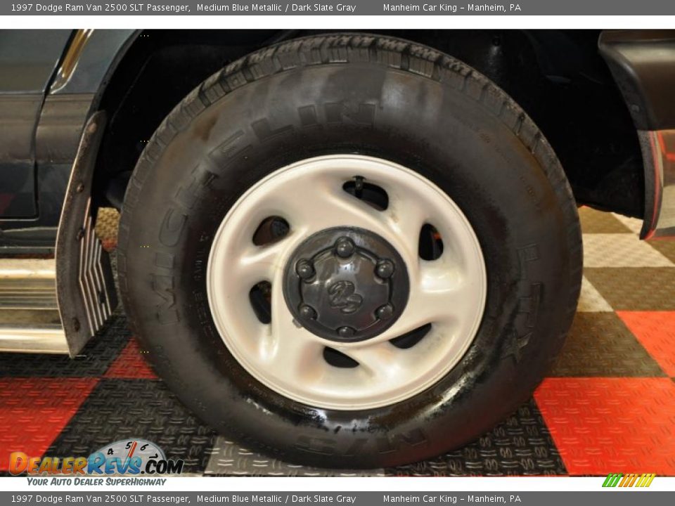 1997 Dodge Ram Van 2500 SLT Passenger Medium Blue Metallic / Dark Slate Gray Photo #17