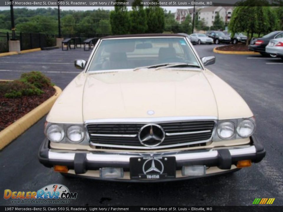 1987 Mercedes-Benz SL Class 560 SL Roadster Light Ivory / Parchment Photo #2