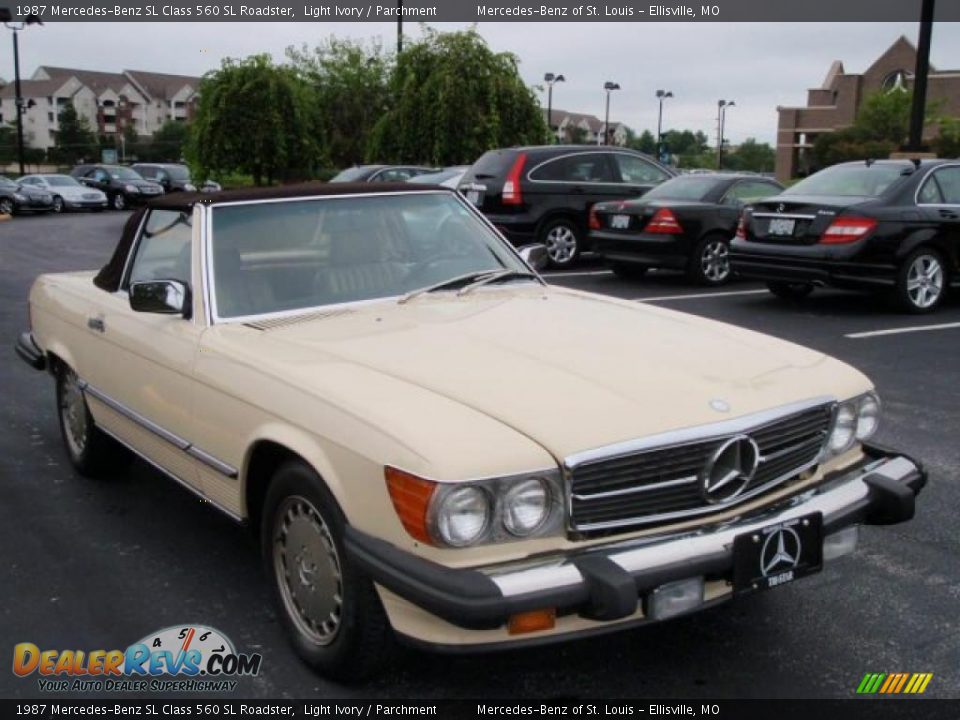 1987 Mercedes-Benz SL Class 560 SL Roadster Light Ivory / Parchment Photo #3