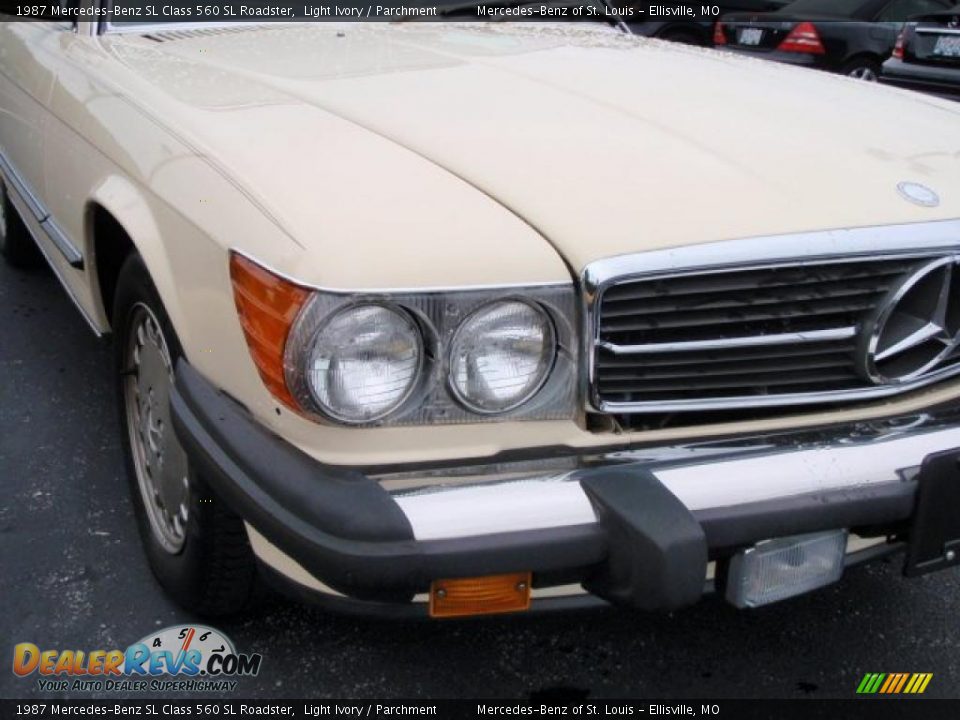 1987 Mercedes-Benz SL Class 560 SL Roadster Light Ivory / Parchment Photo #4