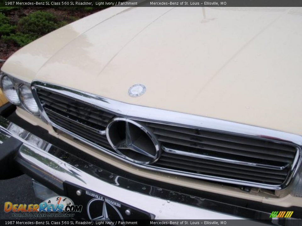 1987 Mercedes-Benz SL Class 560 SL Roadster Light Ivory / Parchment Photo #6