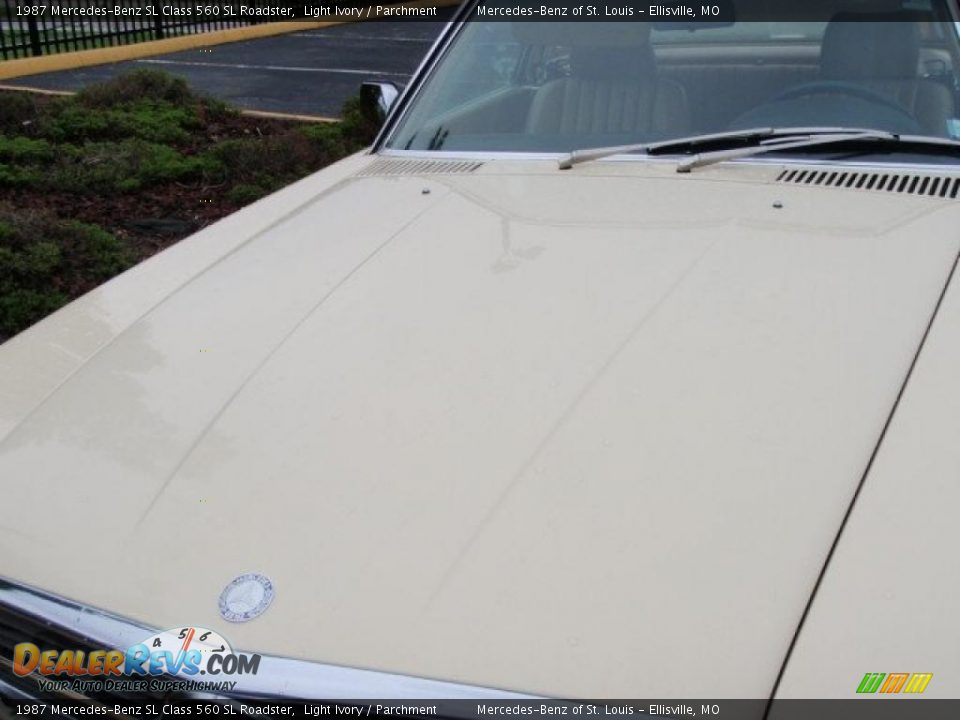 1987 Mercedes-Benz SL Class 560 SL Roadster Light Ivory / Parchment Photo #7