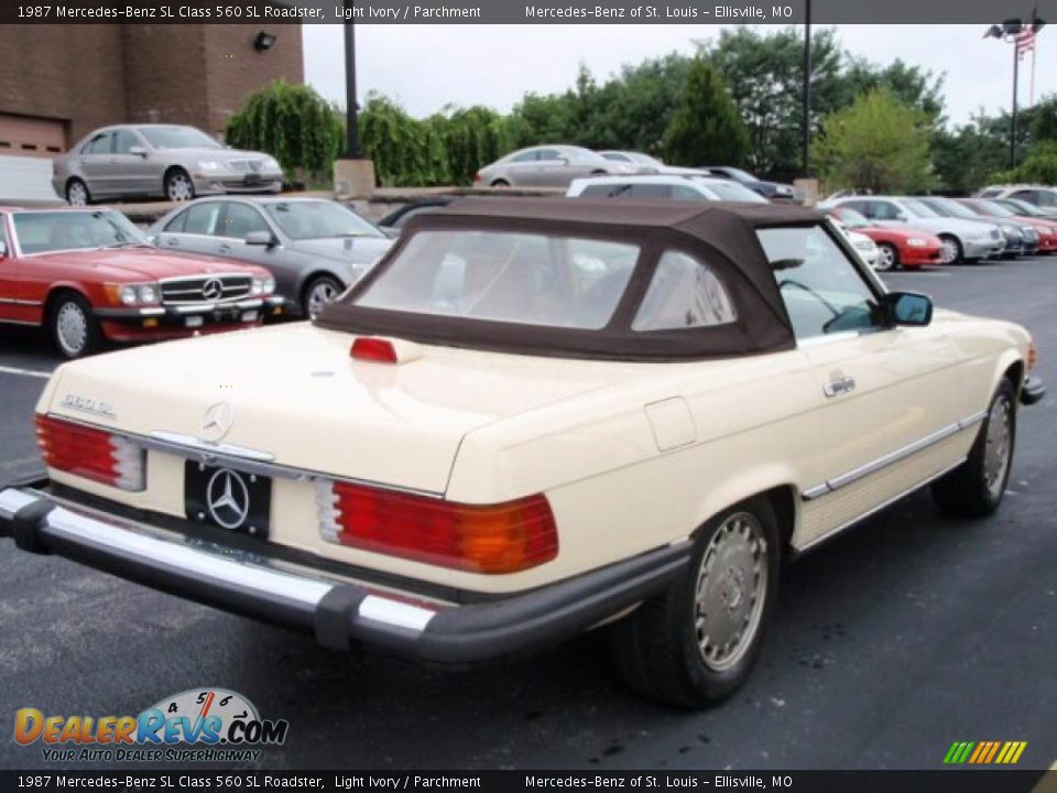 1987 Mercedes-Benz SL Class 560 SL Roadster Light Ivory / Parchment Photo #11