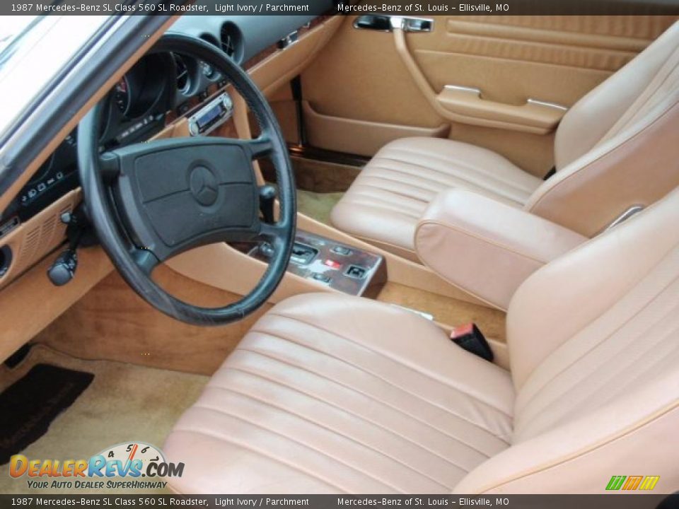 1987 Mercedes-Benz SL Class 560 SL Roadster Light Ivory / Parchment Photo #22