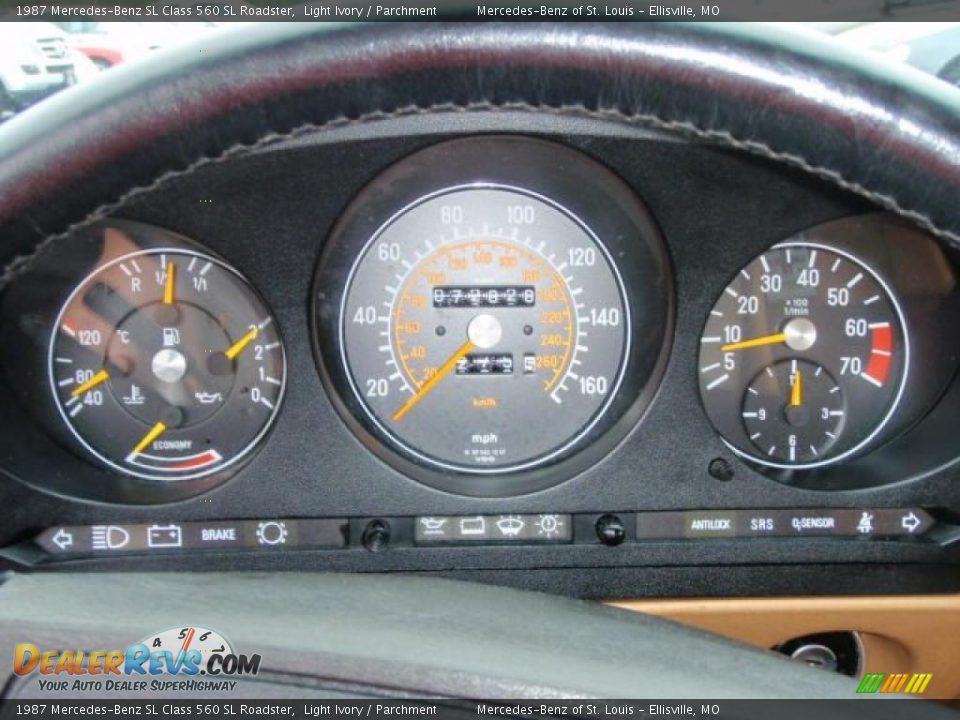 1987 Mercedes-Benz SL Class 560 SL Roadster Light Ivory / Parchment Photo #26