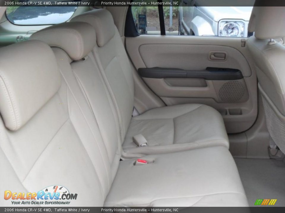 2006 Honda CR-V SE 4WD Taffeta White / Ivory Photo #20
