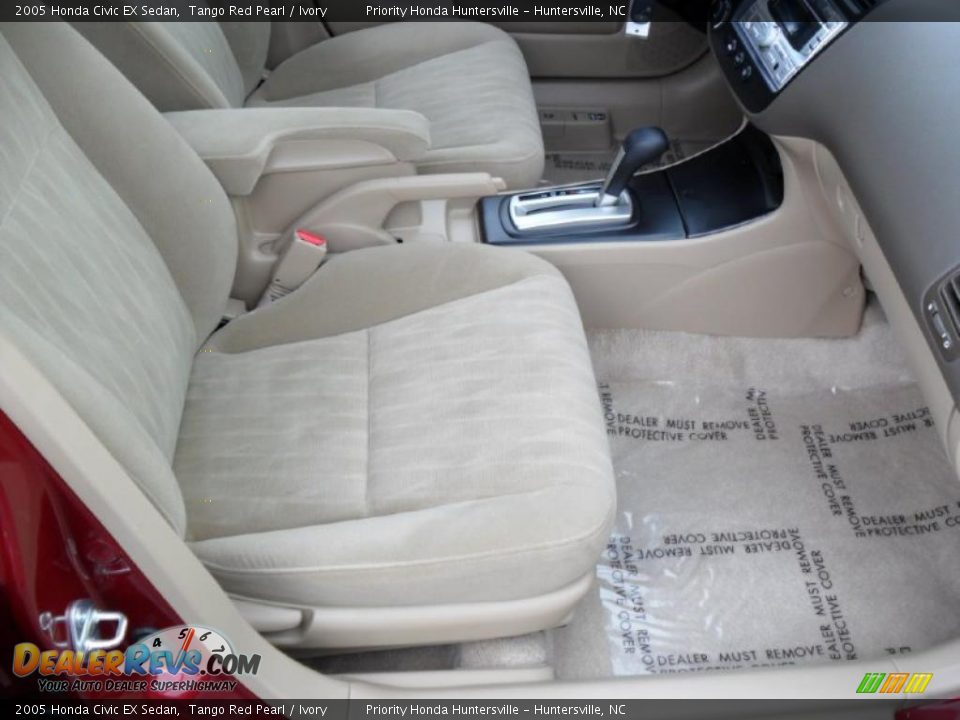 2005 Honda Civic EX Sedan Tango Red Pearl / Ivory Photo #20