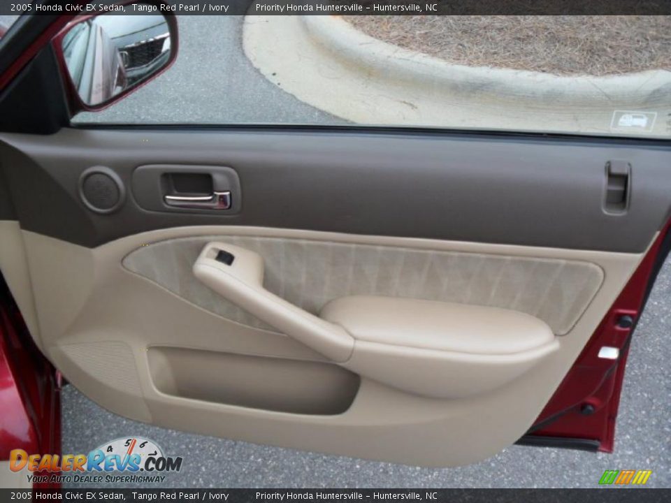 2005 Honda Civic EX Sedan Tango Red Pearl / Ivory Photo #21