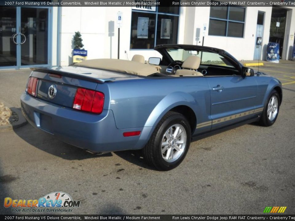 2007 Ford Mustang V6 Deluxe Convertible Windveil Blue Metallic / Medium Parchment Photo #2