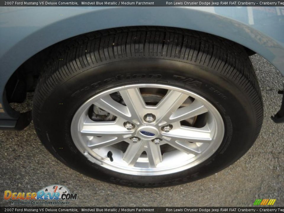 2007 Ford Mustang V6 Deluxe Convertible Windveil Blue Metallic / Medium Parchment Photo #12