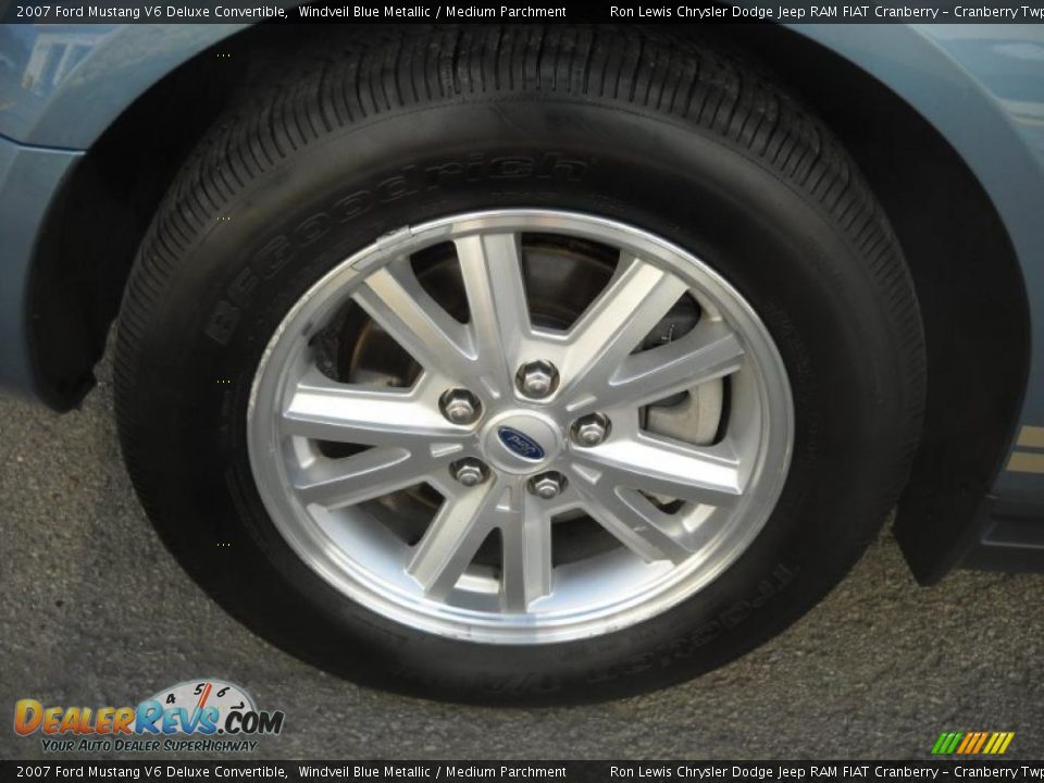 2007 Ford Mustang V6 Deluxe Convertible Windveil Blue Metallic / Medium Parchment Photo #16