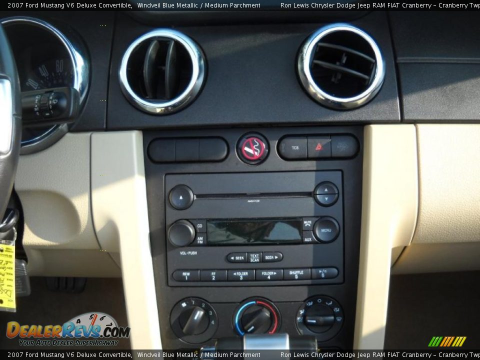 2007 Ford Mustang V6 Deluxe Convertible Windveil Blue Metallic / Medium Parchment Photo #22