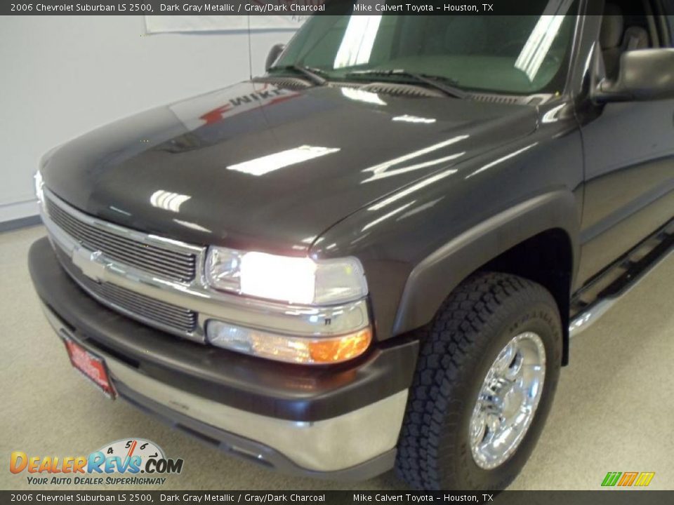 2006 Chevrolet Suburban LS 2500 Dark Gray Metallic / Gray/Dark Charcoal Photo #6