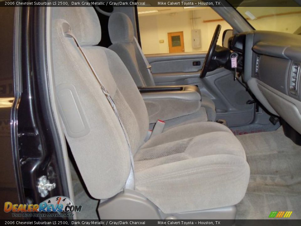 2006 Chevrolet Suburban LS 2500 Dark Gray Metallic / Gray/Dark Charcoal Photo #12