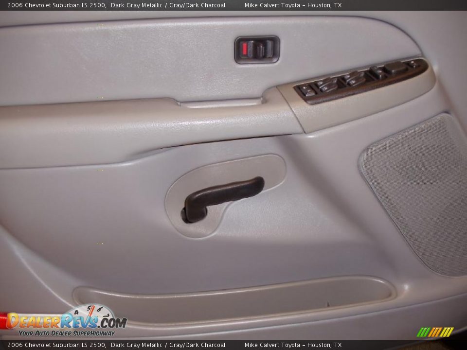 2006 Chevrolet Suburban LS 2500 Dark Gray Metallic / Gray/Dark Charcoal Photo #22