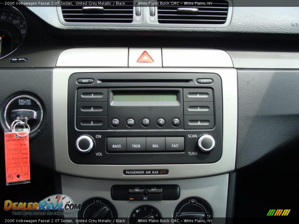 2006 Volkswagen Passat 2.0T Sedan United Grey Metallic / Black Photo #16