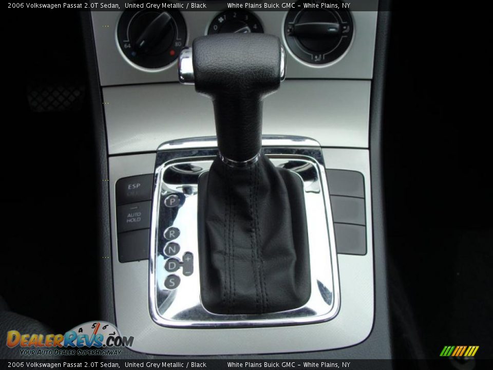 2006 Volkswagen Passat 2.0T Sedan United Grey Metallic / Black Photo #17