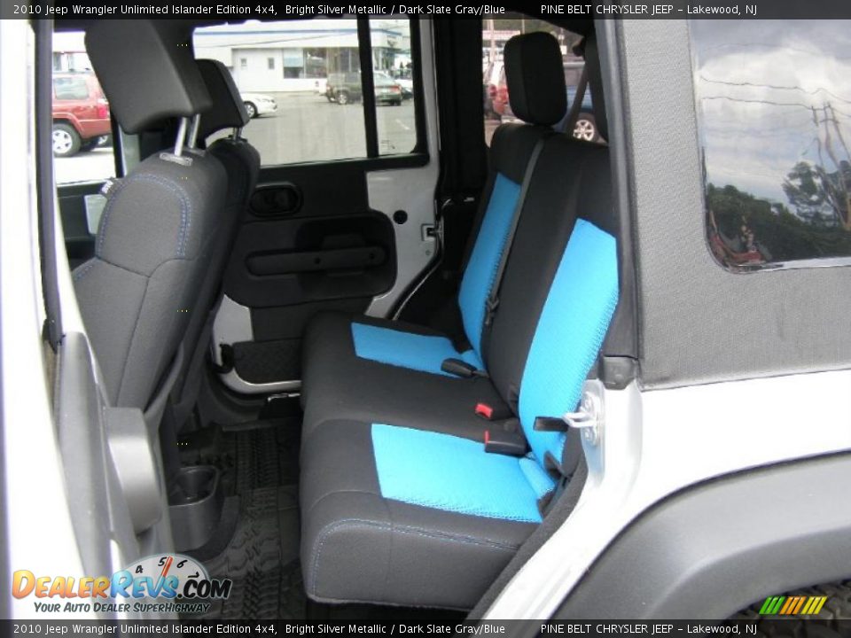 2010 Jeep Wrangler Unlimited Islander Edition 4x4 Bright Silver Metallic / Dark Slate Gray/Blue Photo #7