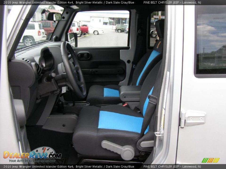 2010 Jeep Wrangler Unlimited Islander Edition 4x4 Bright Silver Metallic / Dark Slate Gray/Blue Photo #10