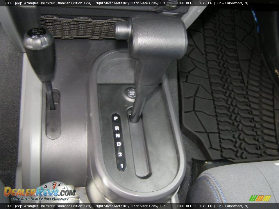 2010 Jeep Wrangler Unlimited Islander Edition 4x4 Bright Silver Metallic / Dark Slate Gray/Blue Photo #14