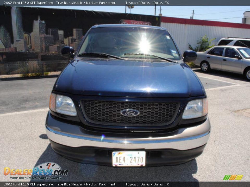 2002 Ford F150 XLT SuperCrew True Blue Metallic / Medium Parchment Photo #2