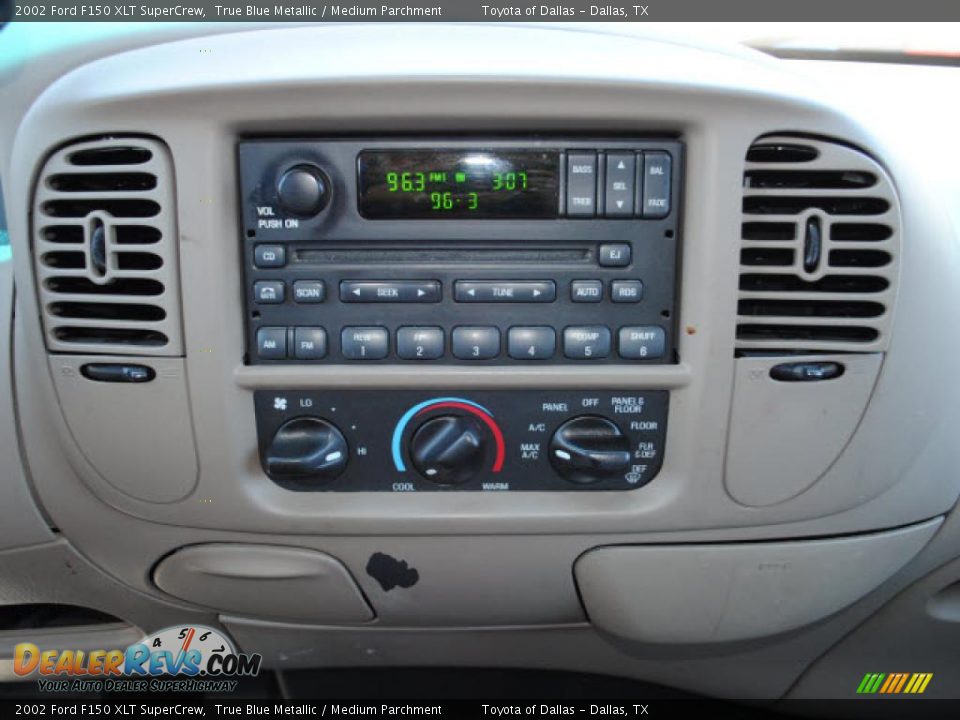 2002 Ford F150 XLT SuperCrew True Blue Metallic / Medium Parchment Photo #18