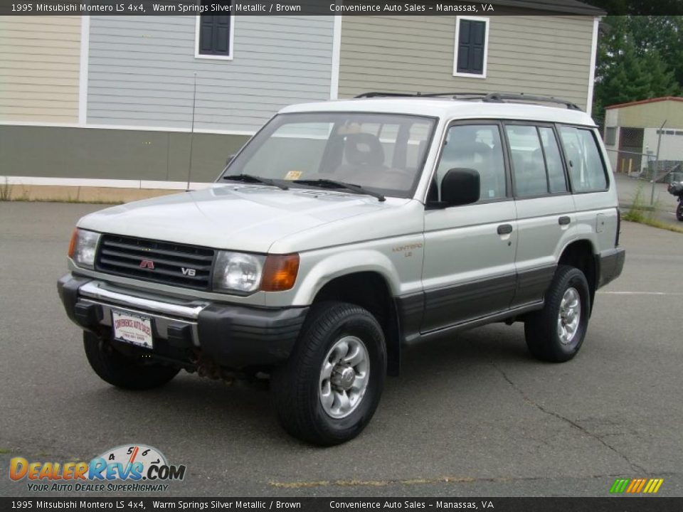 1995 Mitsubishi Montero LS 4x4 Warm Springs Silver Metallic / Brown Photo #4