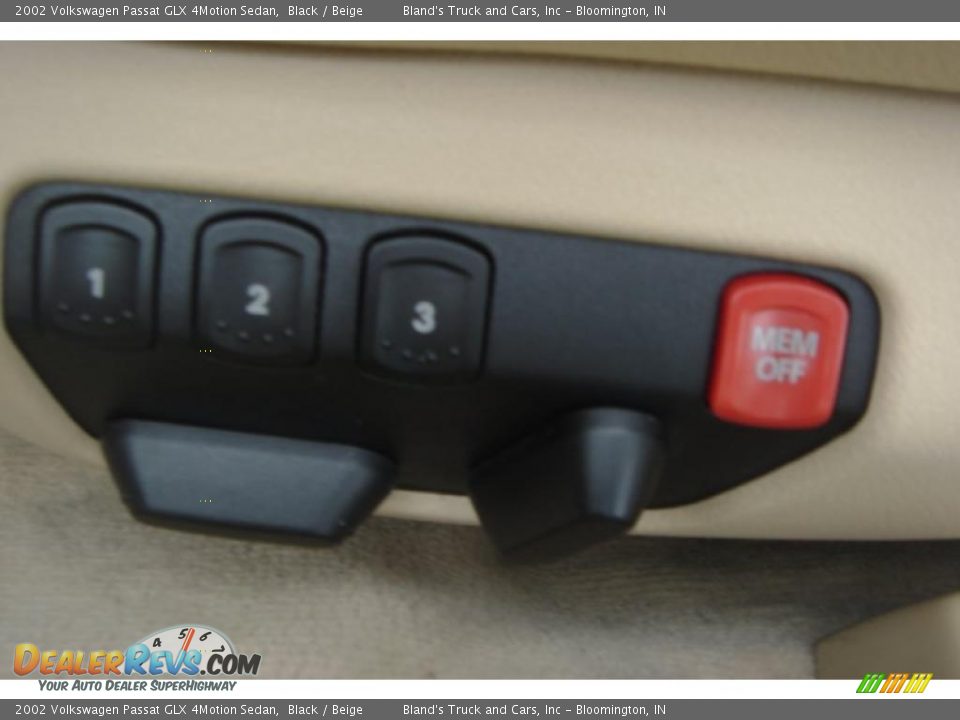 2002 Volkswagen Passat GLX 4Motion Sedan Black / Beige Photo #14