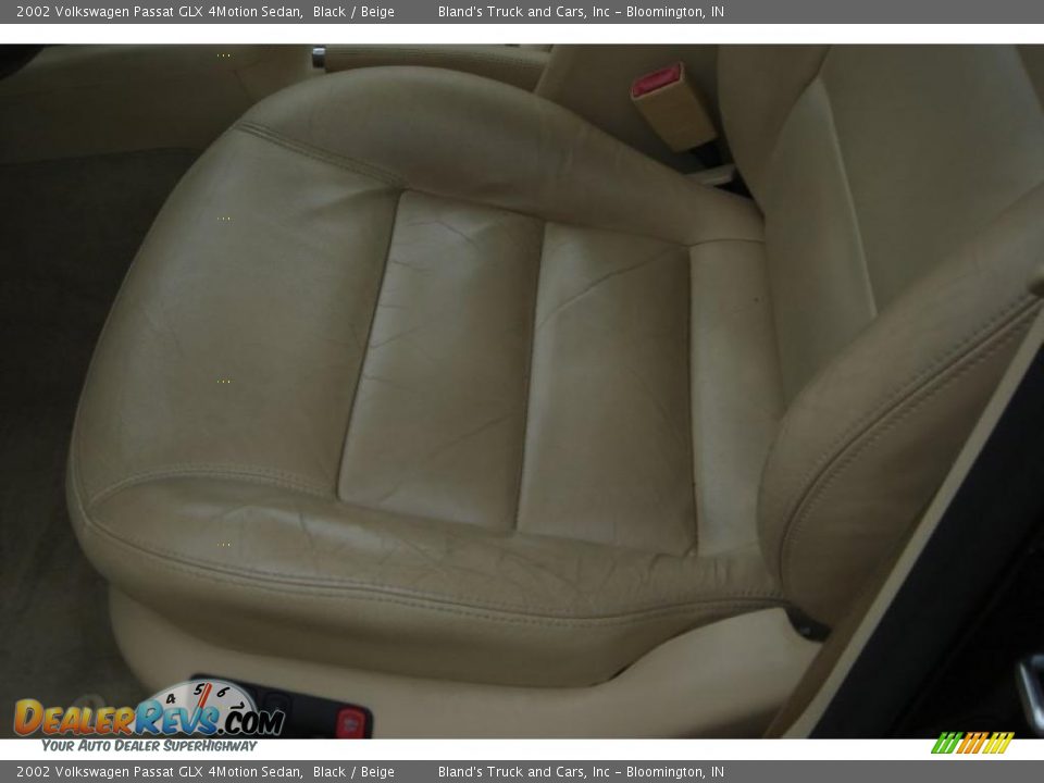 2002 Volkswagen Passat GLX 4Motion Sedan Black / Beige Photo #15