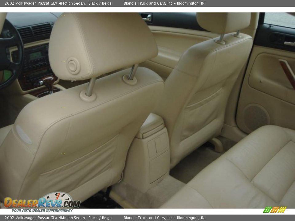2002 Volkswagen Passat GLX 4Motion Sedan Black / Beige Photo #25