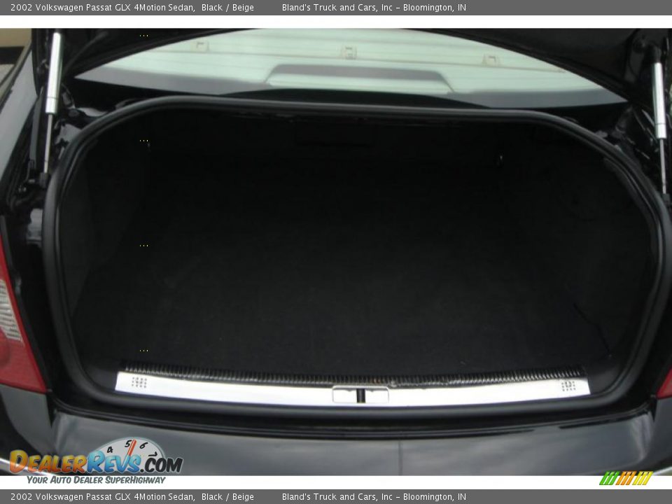 2002 Volkswagen Passat GLX 4Motion Sedan Black / Beige Photo #35