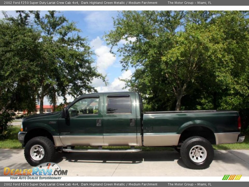 2002 Ford F250 Super Duty Lariat Crew Cab 4x4 Dark Highland Green Metallic / Medium Parchment Photo #3