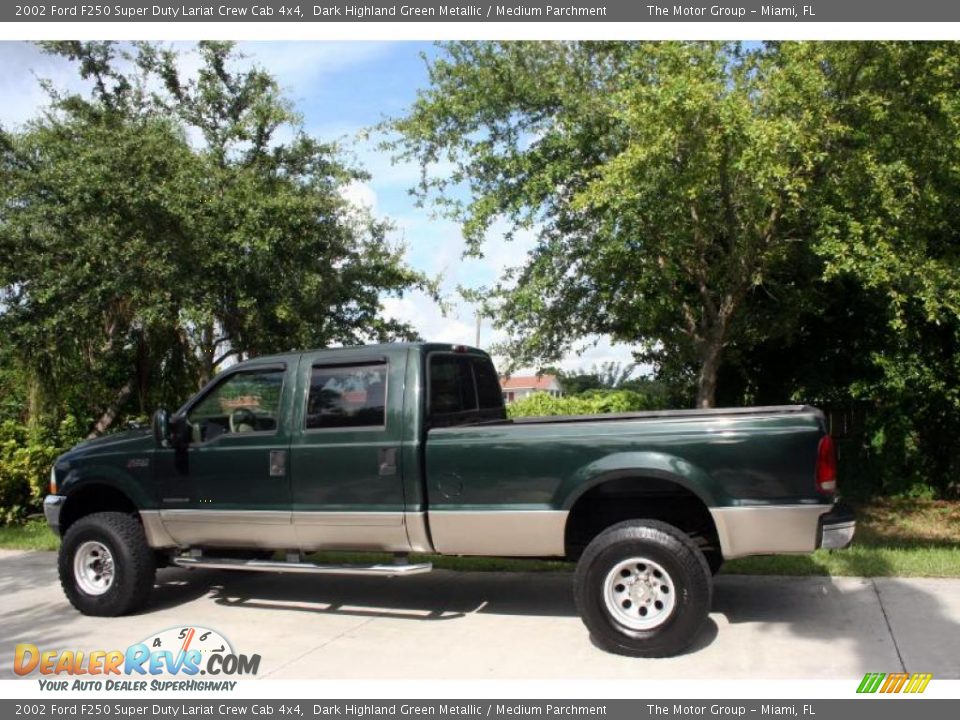 2002 Ford F250 Super Duty Lariat Crew Cab 4x4 Dark Highland Green Metallic / Medium Parchment Photo #4