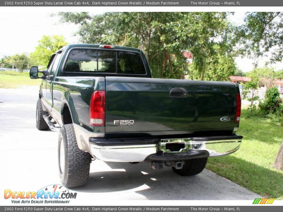 2002 Ford F250 Super Duty Lariat Crew Cab 4x4 Dark Highland Green Metallic / Medium Parchment Photo #7