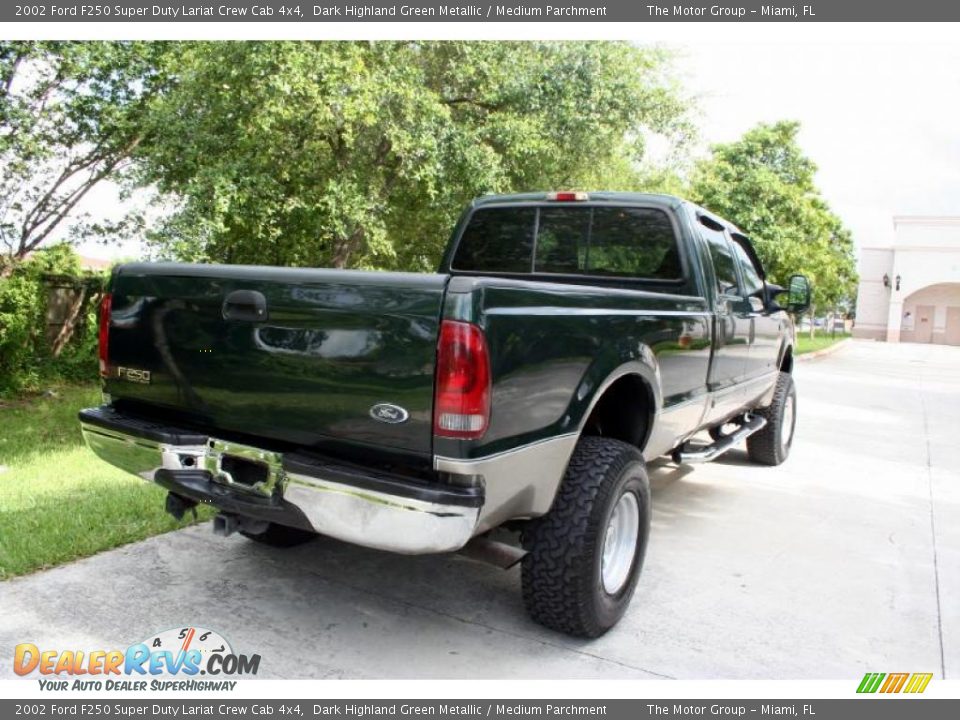 2002 Ford F250 Super Duty Lariat Crew Cab 4x4 Dark Highland Green Metallic / Medium Parchment Photo #9