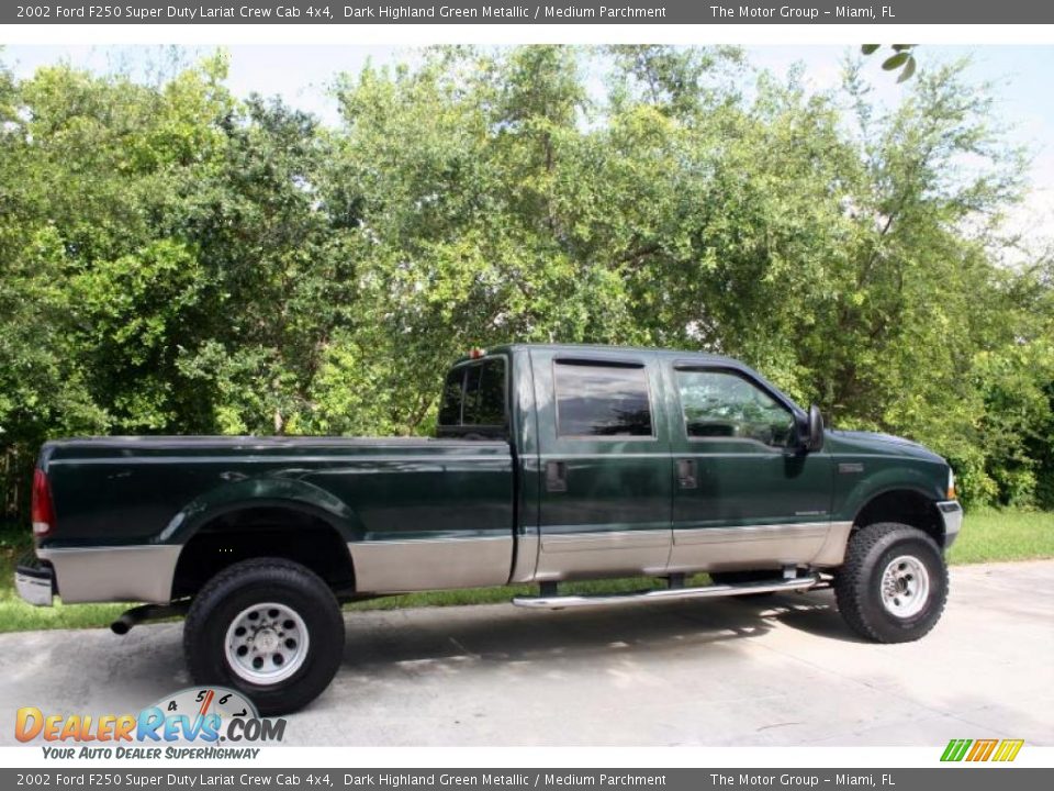 2002 Ford F250 Super Duty Lariat Crew Cab 4x4 Dark Highland Green Metallic / Medium Parchment Photo #11