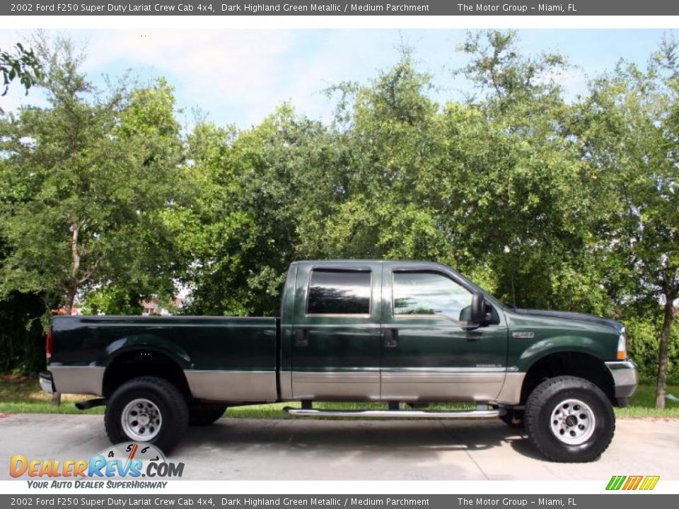 2002 Ford F250 Super Duty Lariat Crew Cab 4x4 Dark Highland Green Metallic / Medium Parchment Photo #12