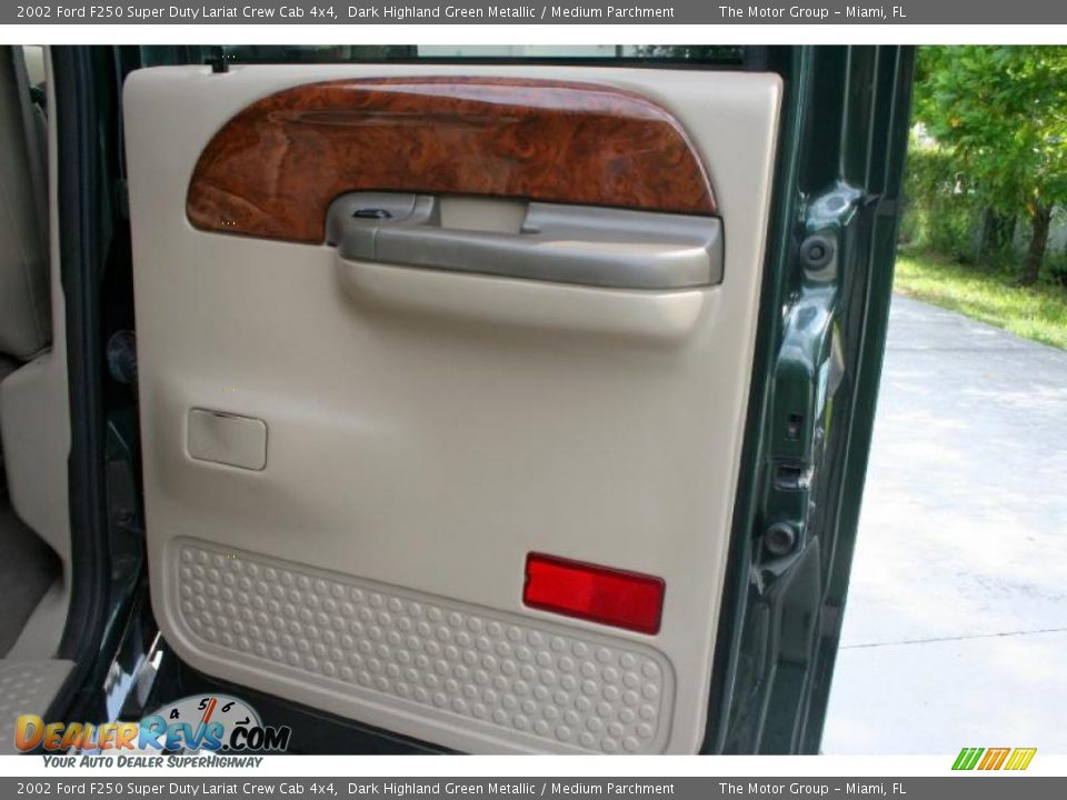 2002 Ford F250 Super Duty Lariat Crew Cab 4x4 Dark Highland Green Metallic / Medium Parchment Photo #36