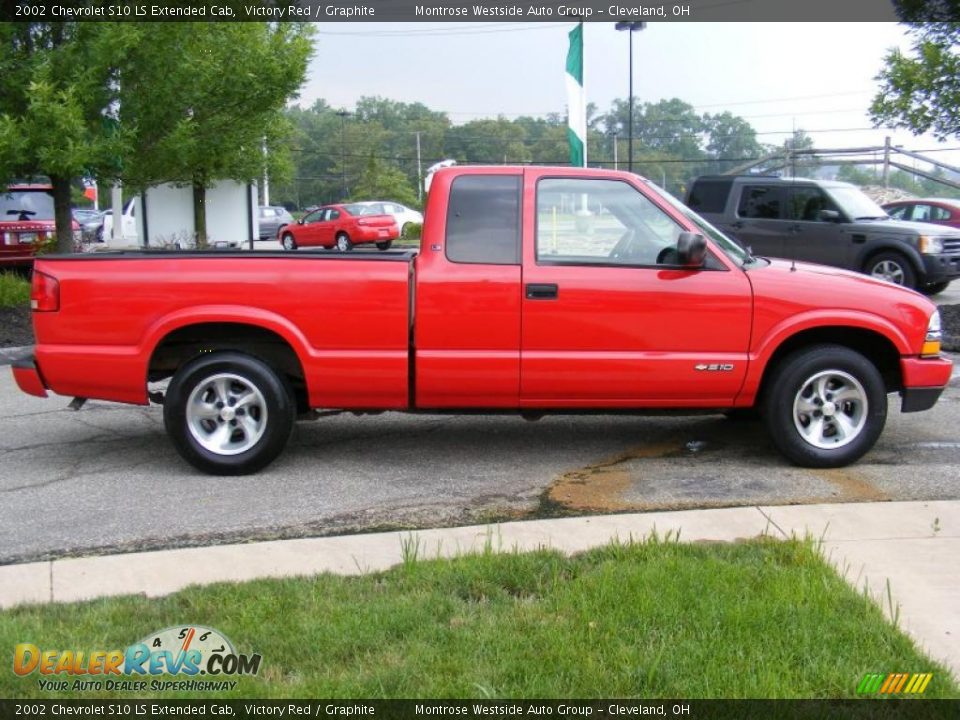 2002 Chevrolet S10 LS Extended Cab Victory Red / Graphite Photo #6