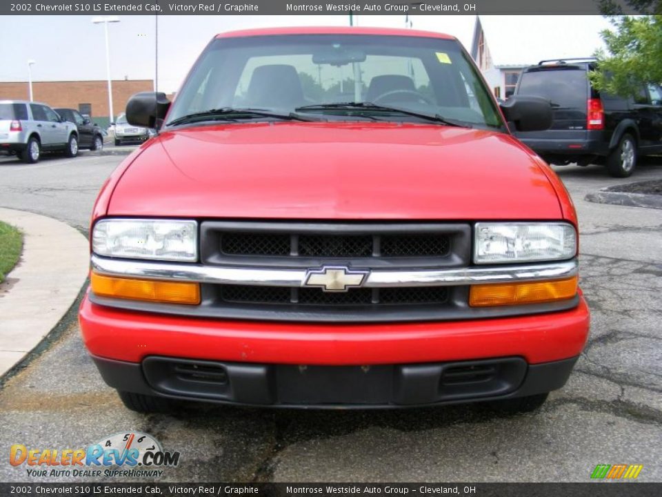 2002 Chevrolet S10 LS Extended Cab Victory Red / Graphite Photo #8