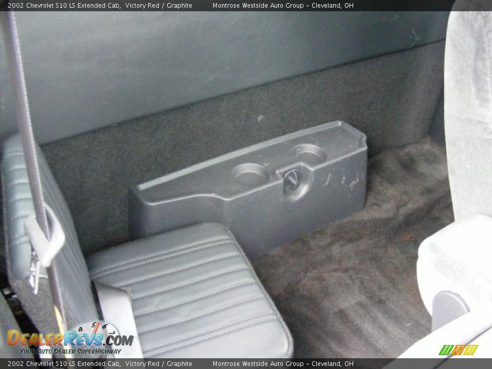 2002 Chevrolet S10 LS Extended Cab Victory Red / Graphite Photo #12