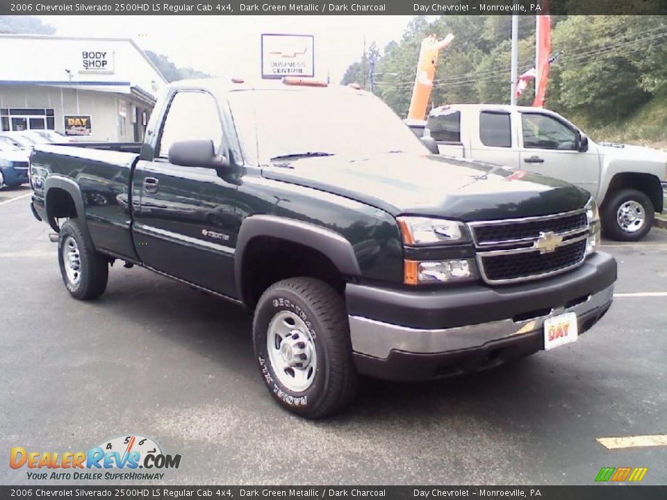 2006 Chevrolet Silverado 2500HD LS Regular Cab 4x4 Dark Green Metallic / Dark Charcoal Photo #2